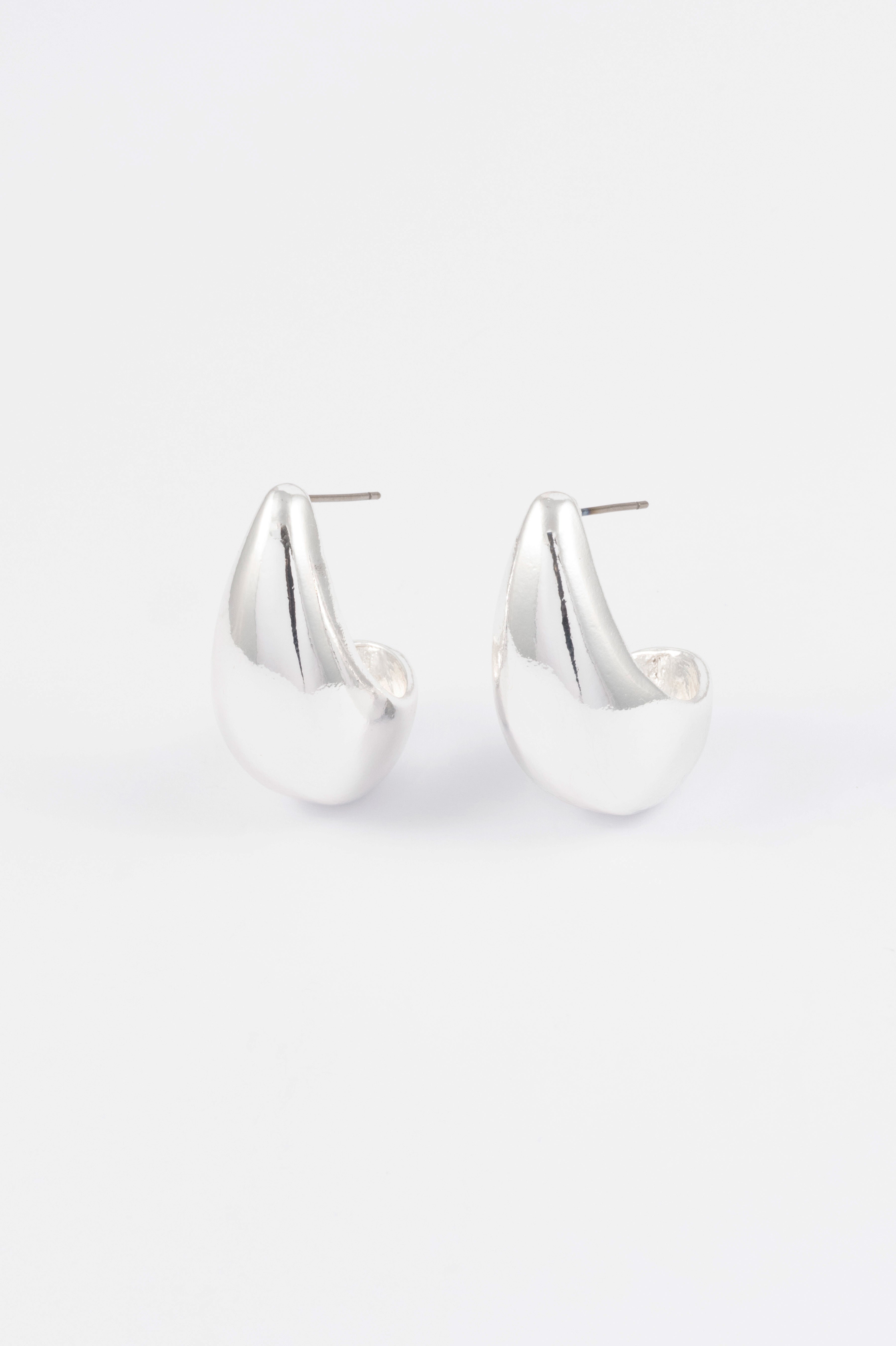 SILVER POLISHED CLASSIC DROPLET EARRING