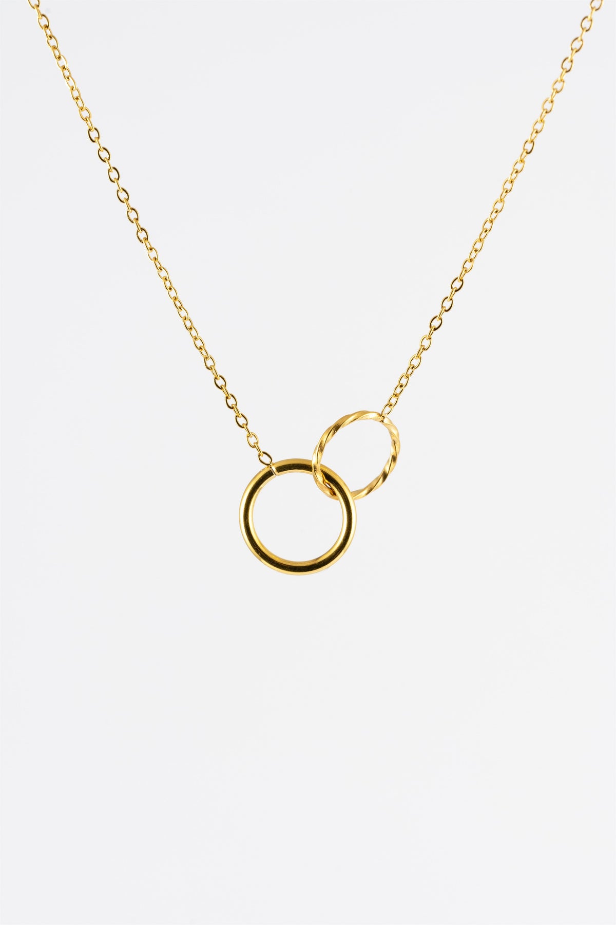 Free Use Linked Rings Inon WATERPROOF GOLD MINI LINKED RING NECKLACE