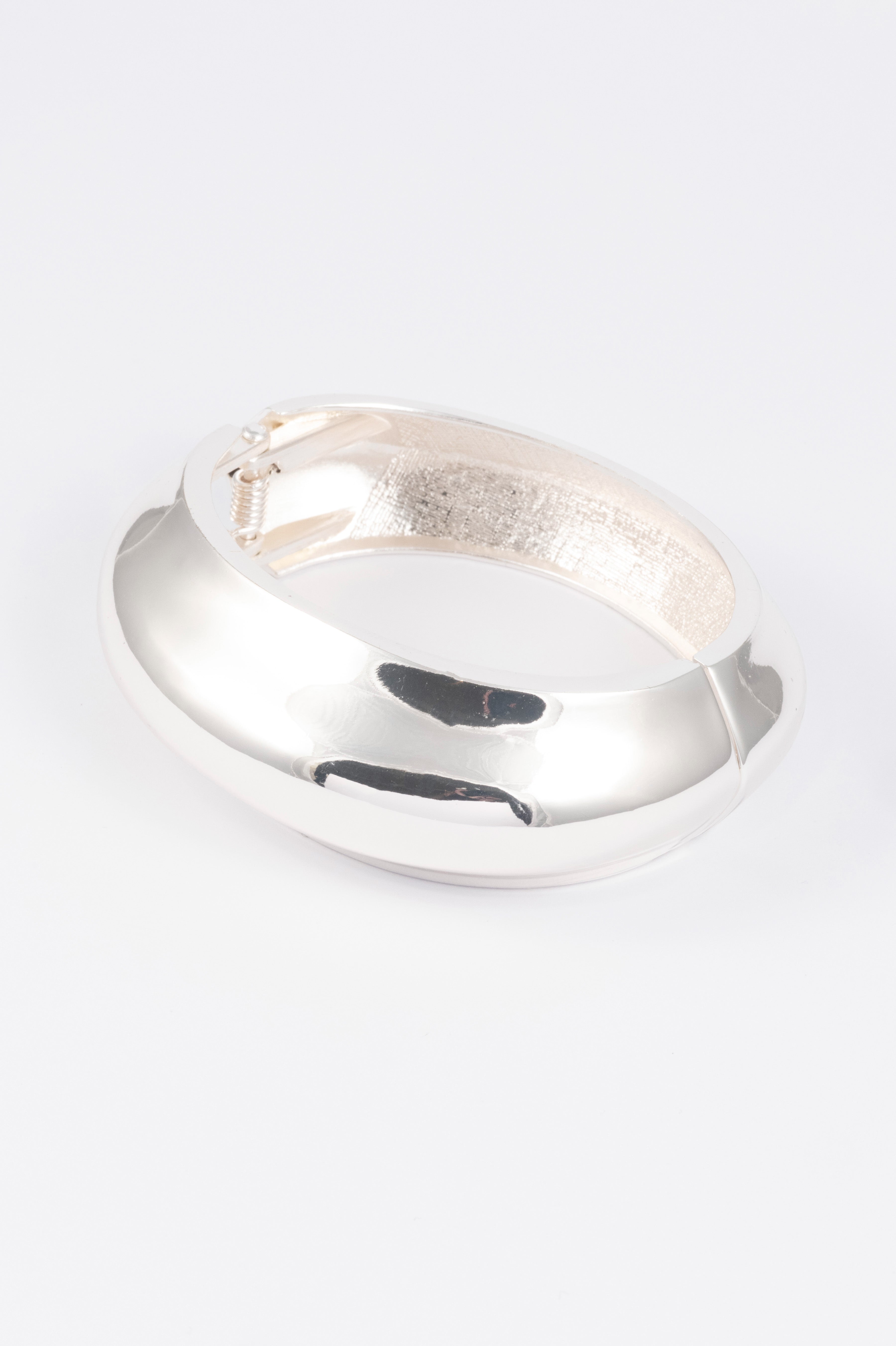 SILVER POLISHED THICK ORGANIC HINGED BANGLE