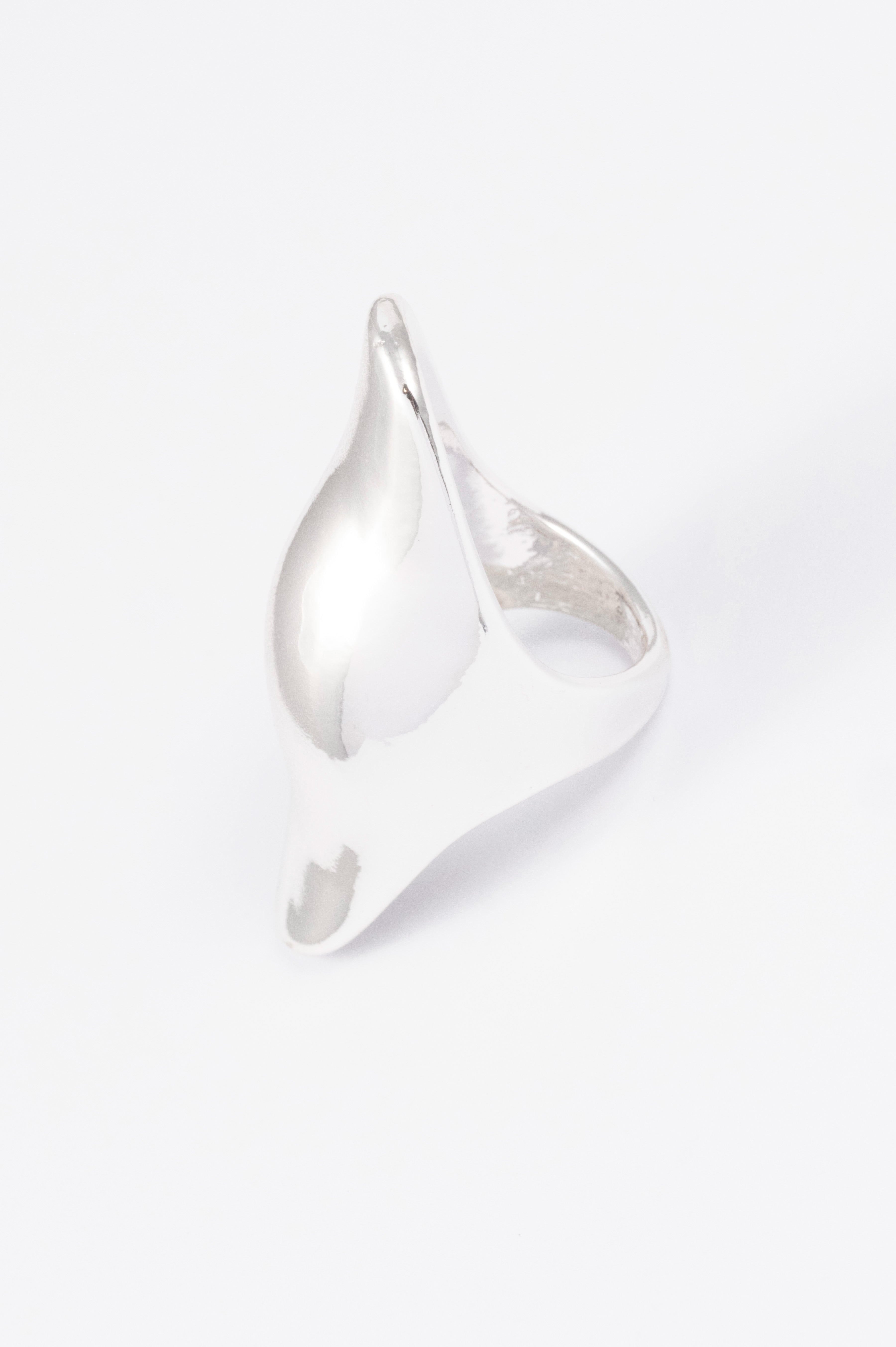 SILVER POLISHED LARGE SHIELD RING M/L