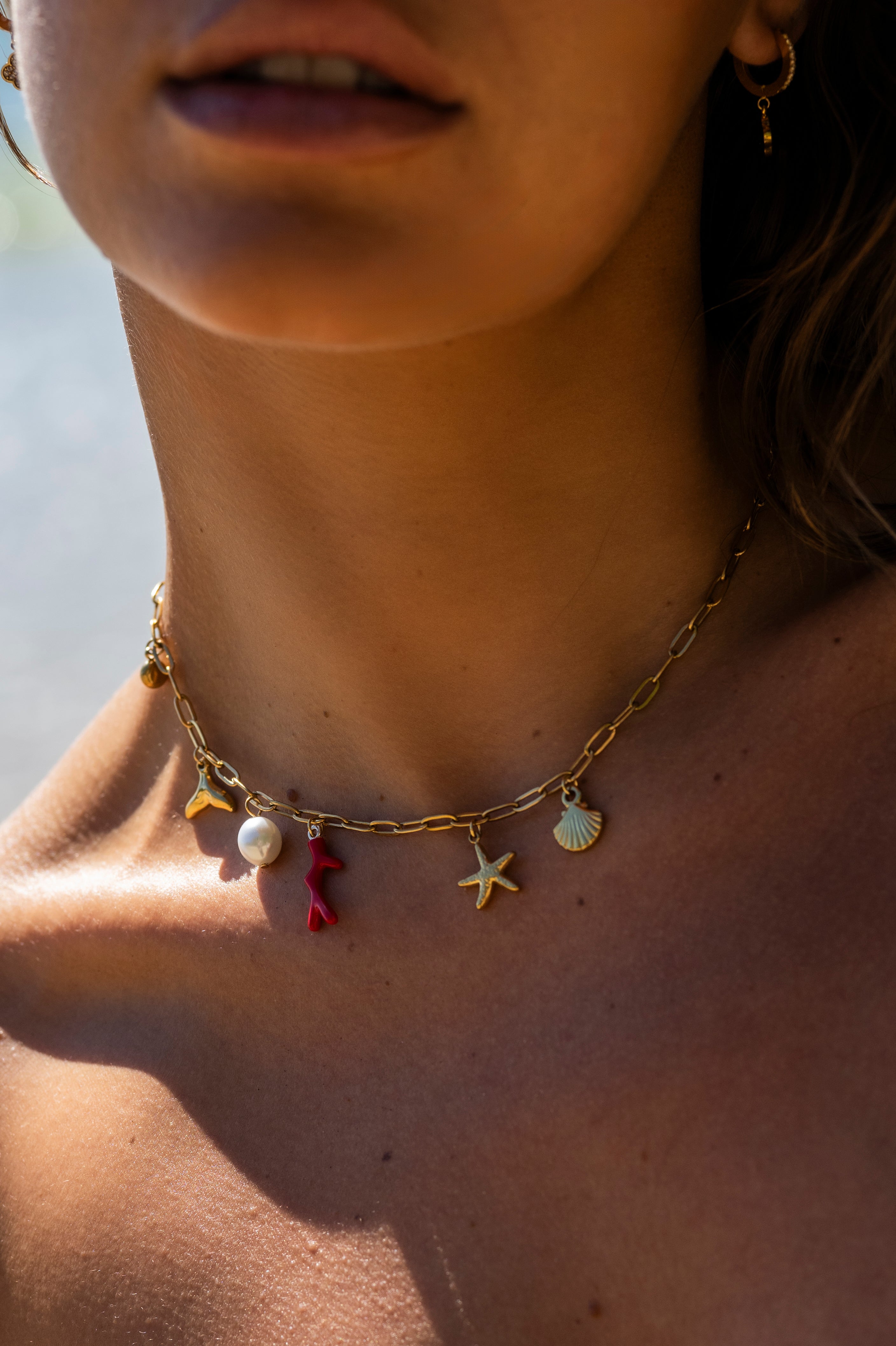 GOLD SEALIFE CHARM CHAIN NECKLACE