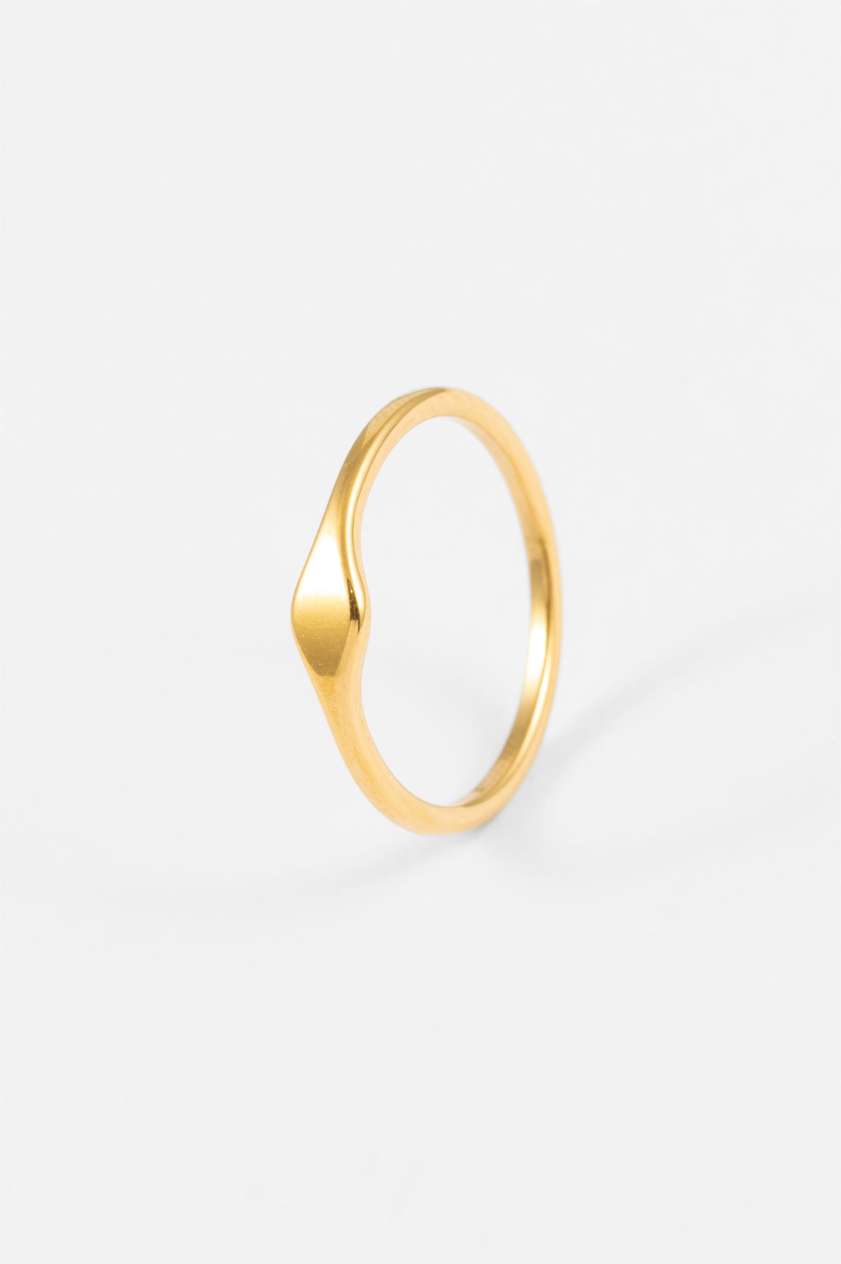 WATERPROOF GOLD FINE ROUND SIGNET RING - SM