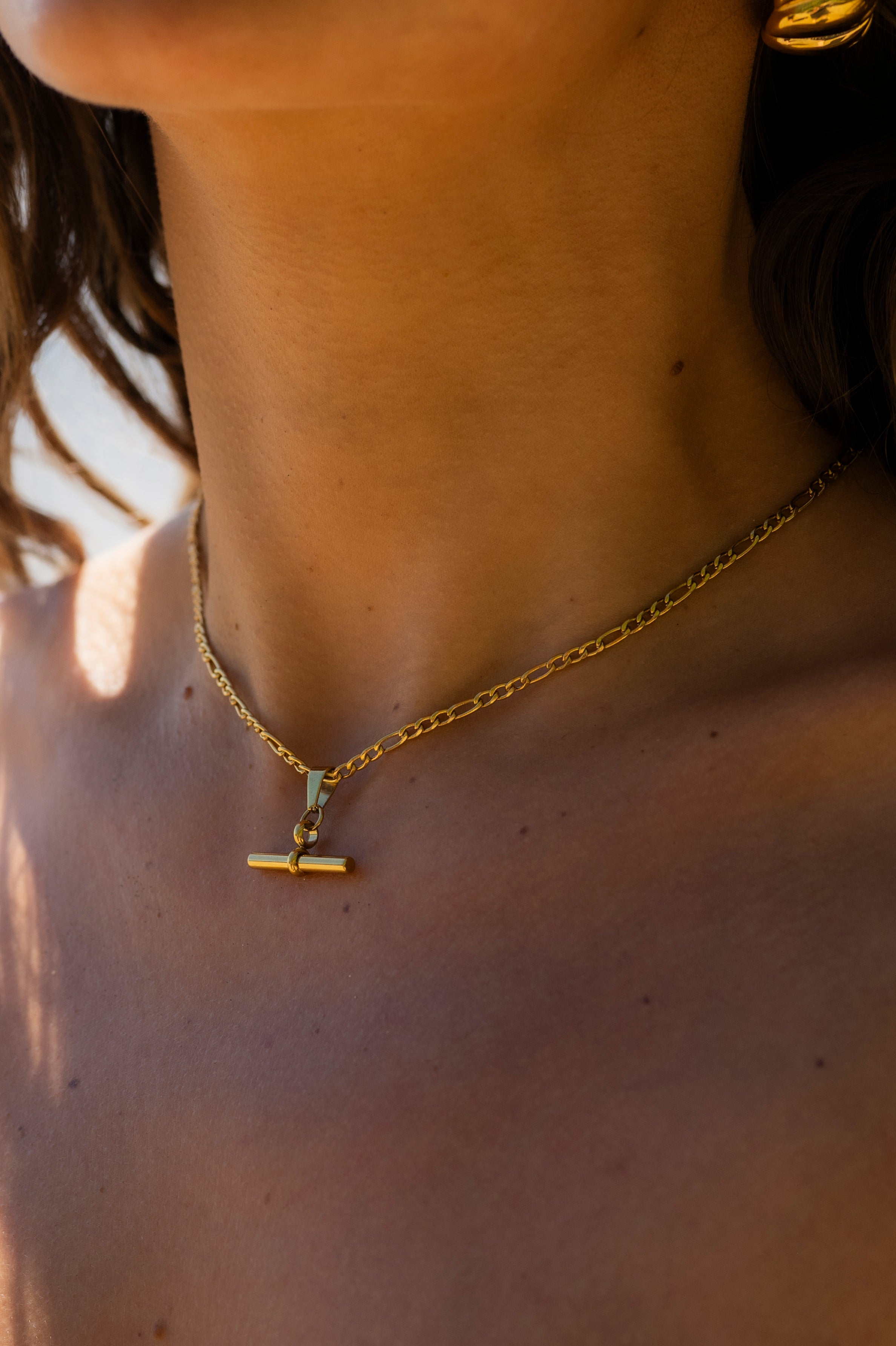 GOLD FINE FOB CHAIN NECKLACE