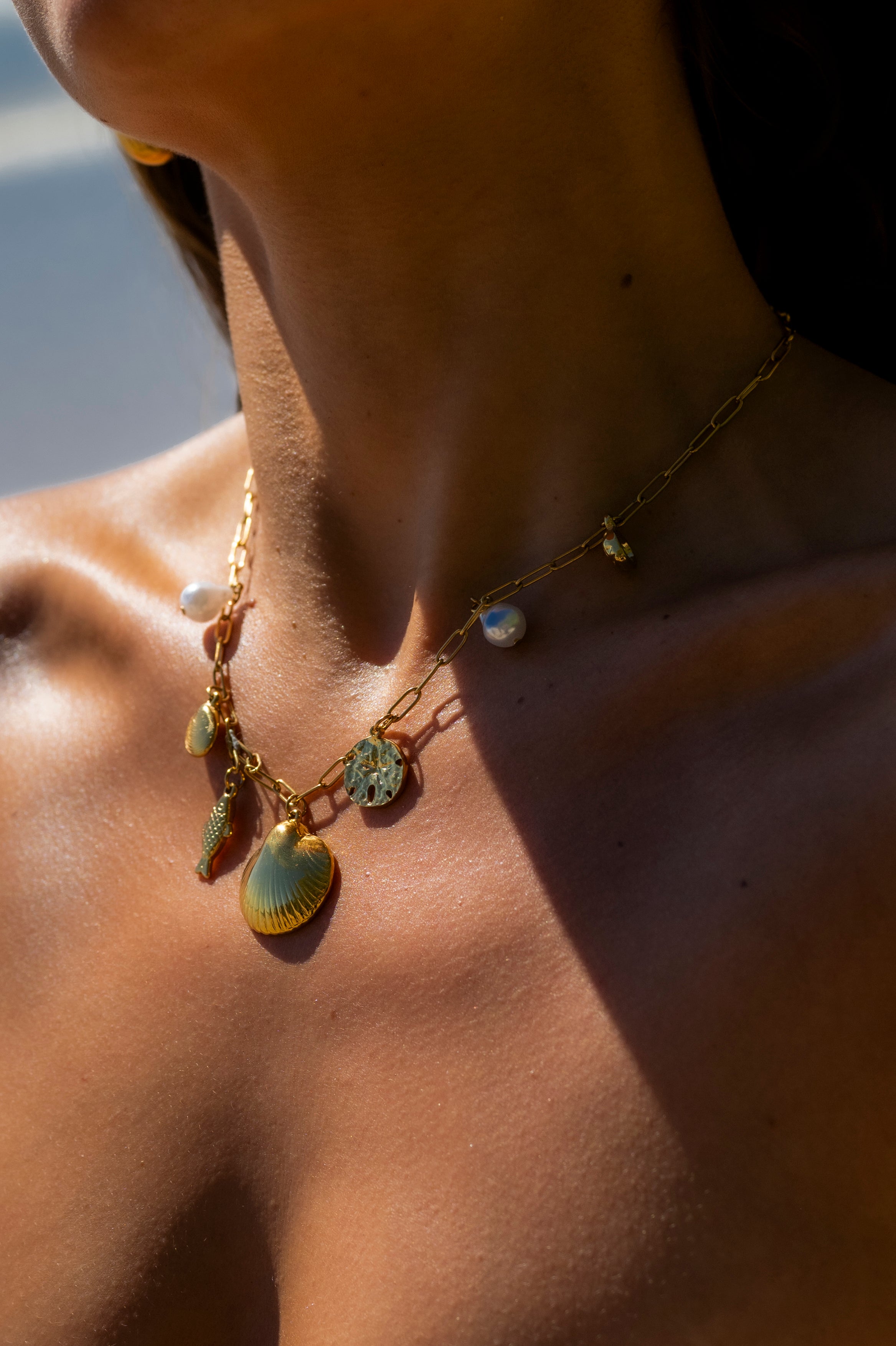 GOLD SEALIFE AND PEARL CHARM NECKLACE