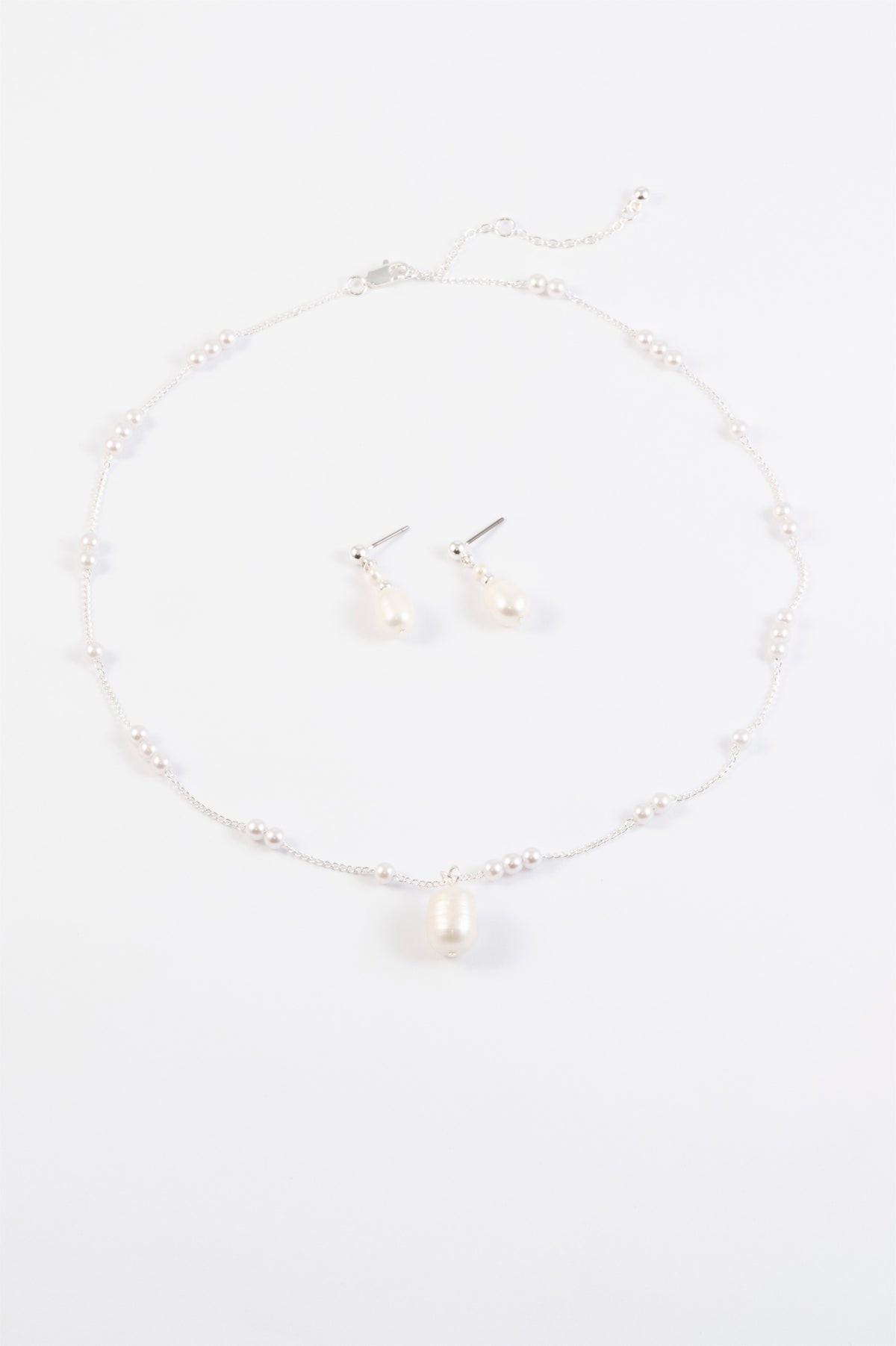 SILVER PEARL STATION EARRING + NECKLACE SET